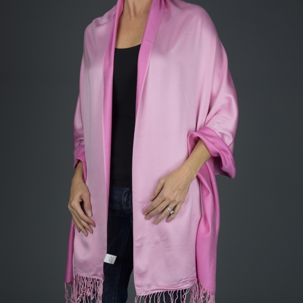 New Silk Pashmina style Pink Wrap - Picture 2 of 7